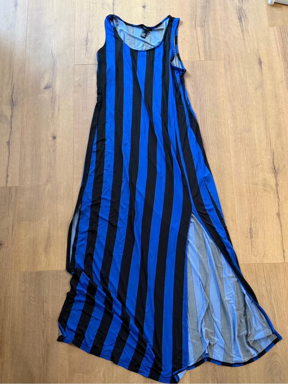 Forever 21 Blue and Black Striped Sleeveless Maxi Dress